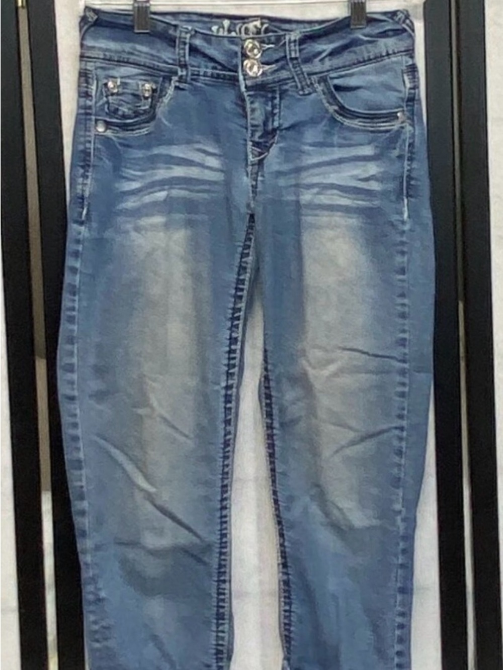 Wallflower low rise size 0 Capris